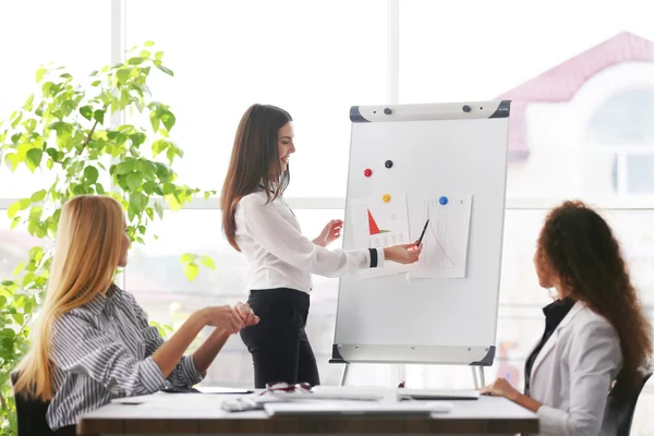 Möte i konferensrummet — Stockfoto