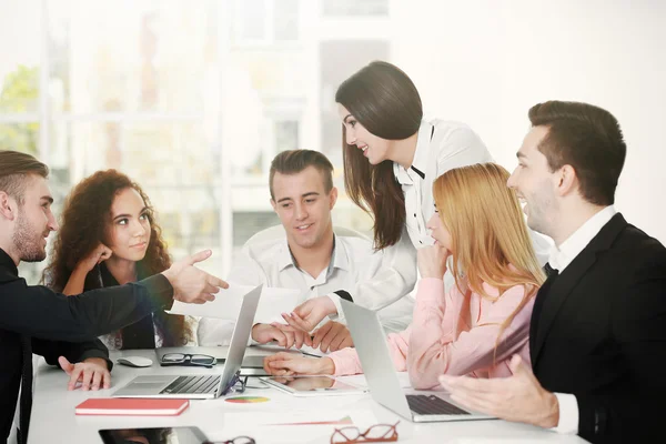 Business people discussing new project — Stock Photo, Image