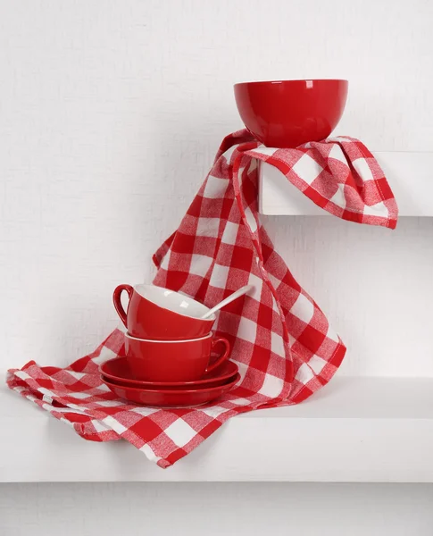 红色杯子和餐巾 — 图库照片