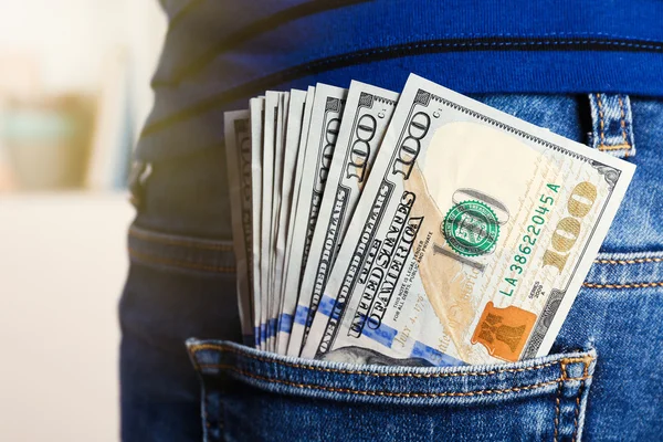 Δολάρια στην τσέπη τζιν — Φωτογραφία Αρχείου
