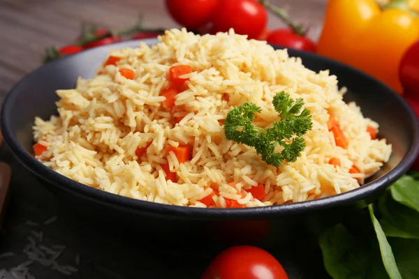 Fat med vegetarisk ris närbild — Stockfoto