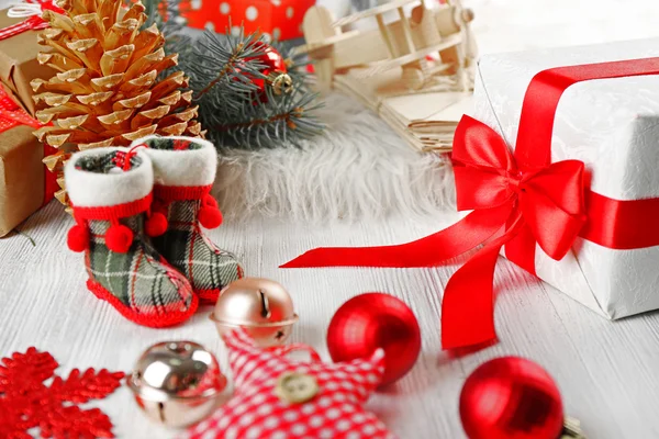 Decoraciones, conos, cajas de regalo —  Fotos de Stock