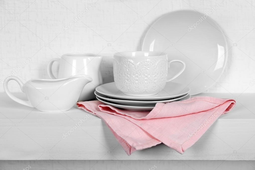 Tableware with pink napkin