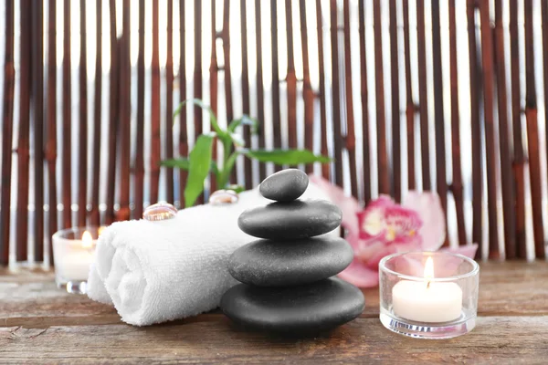 Spa set on bamboo — Stock Photo, Image