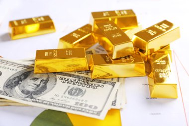 Altın külçelerini Doları banknot ile