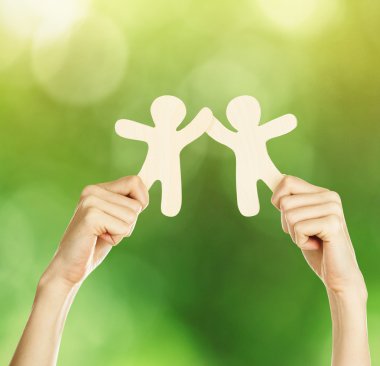 Ahşap mens elleriyle 