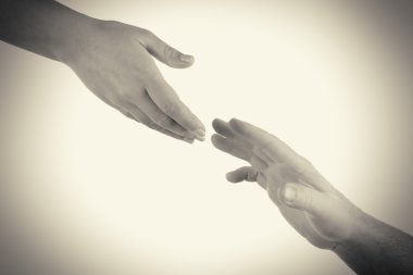 Birbirlerine doğru ulaşan eller