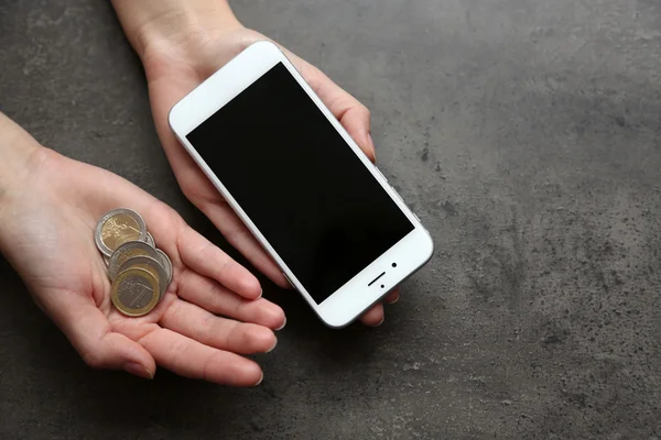 Hands holding smart phone — Stock Photo, Image