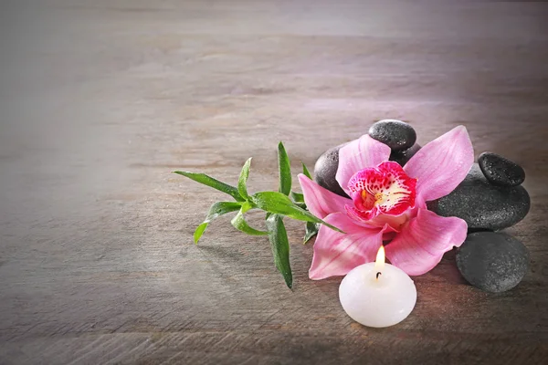 Spa güzel çiçekli natürmort 