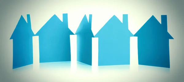 Голубые бумажные дома — стоковое фото