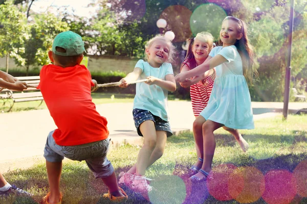 Crianças activas felizes — Fotografia de Stock