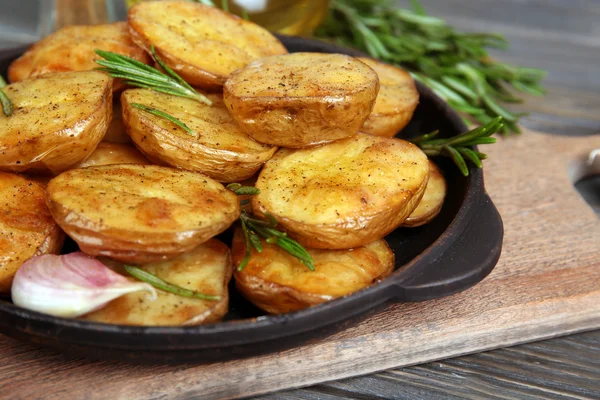 Läckra bakad potatis — Stockfoto