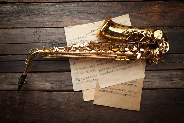 Beautiful golden saxophone — Stock Photo, Image