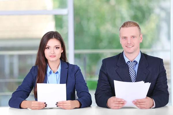 TV anchor training for telling news — Stock Photo, Image