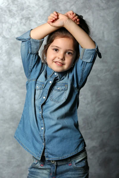 Divat gyerek kislány portréja — Stock Fotó