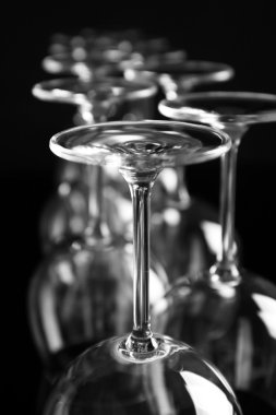 şarap kadehleri üst üste