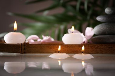 Spa natürmort mum su ile