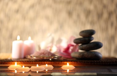 Spa natürmort taşlar, mumlar