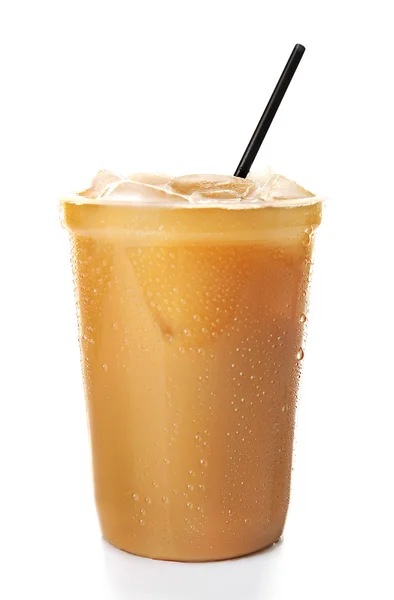 Xícara de café gelado com palha, isolado em branco — Fotografia de Stock