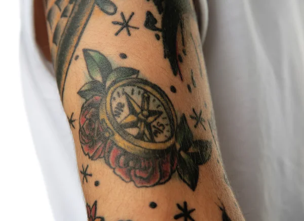 Tattoo op mannelijke arm — Stockfoto