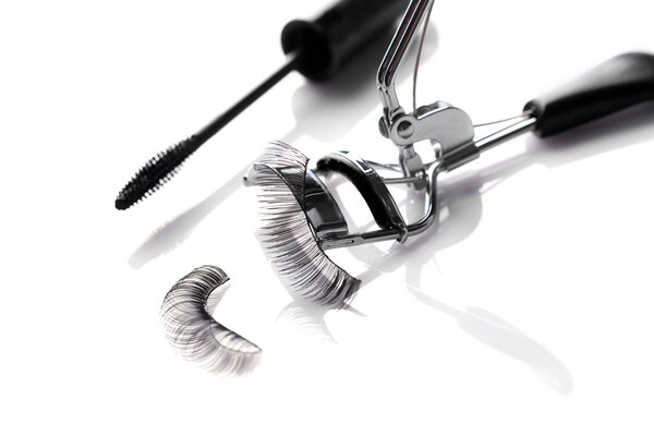 Curler and false eyelashe 