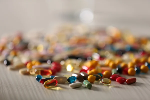 Hromadu barevných tablety — Stock fotografie