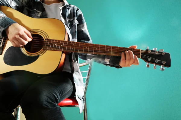 음악가 놀이 기타 — 스톡 사진