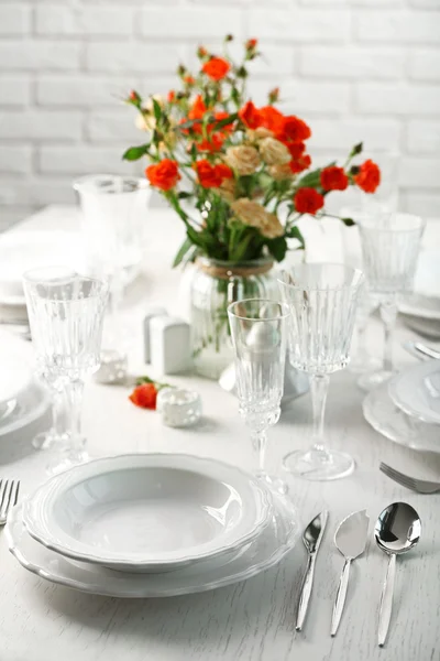 Serveertafel in restaurant — Stockfoto