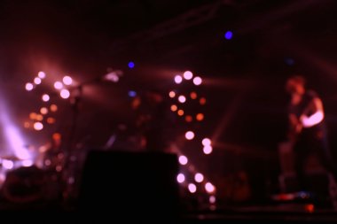 Gitarist rock konseri üzerinde çalış