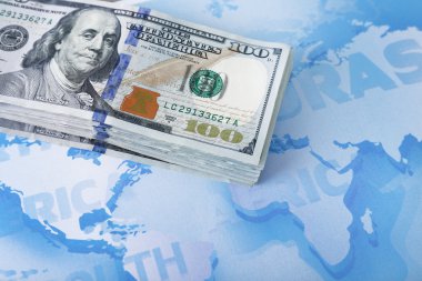 Dünya Haritası üzerinde nakit 