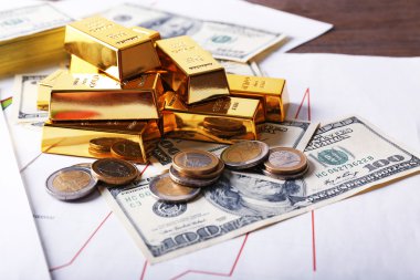 Altın külçelerini Doları banknot ile