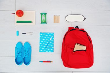 Okul sırt çantası ile ayarla