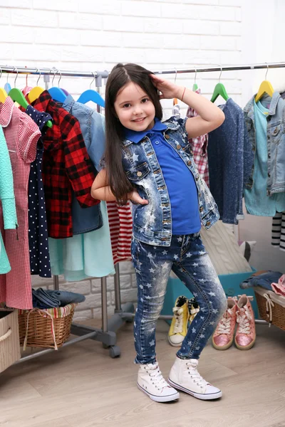 Beautiful little girl — Stock Photo, Image