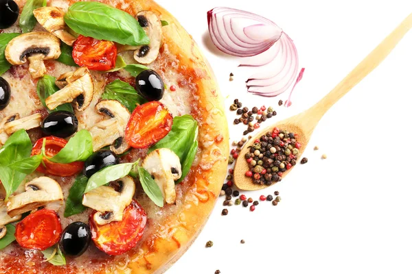 Deliziosa gustosa pizza con verdure su sfondo chiaro — Foto Stock
