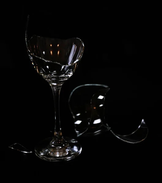 깨진 와인 잔 — 스톡 사진
