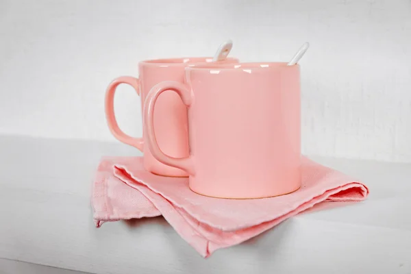 핑크 컵과 냅킨 — 스톡 사진