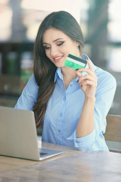 Woman working with laptop — Stock Photo, Image