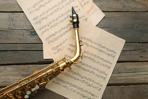 Beautiful golden saxophone — Stock Photo, Image