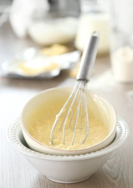 Tereyağlı krema üzerinde mutfak pişirme