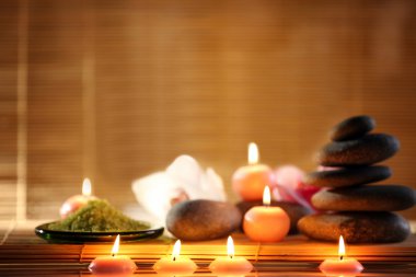 Spa natürmort taşlar, mumlar 