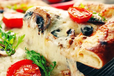 Parça taze ev yapımı pizza