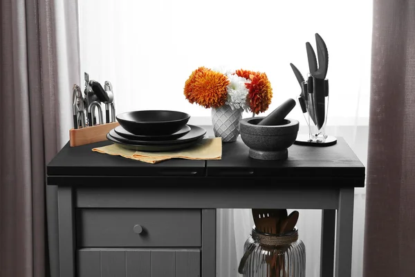 Кухонне обладнання на столі — стокове фото