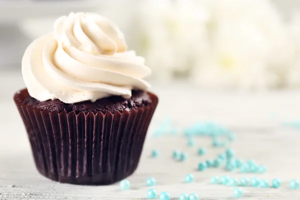 Cupcake sur table en bois — Photo