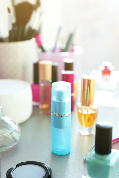 Maquillaje herramientas y cosméticos —  Fotos de Stock