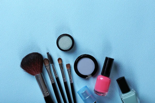 Ferramentas de maquiagem e cosméticos — Fotografia de Stock