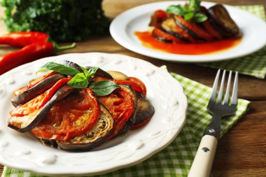 Ratatouille plaka, tablo arka plan üzerinde