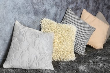 Güzel yastıklar yığını