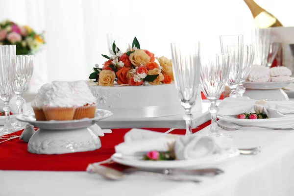 Hermosa mesa servida — Foto de Stock