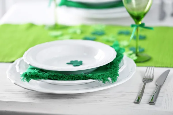 Сервірування столу для St Patricks день — стокове фото