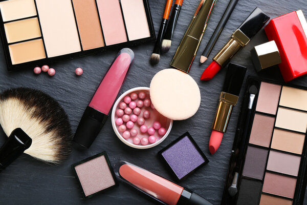 Коллекция модной косметики
